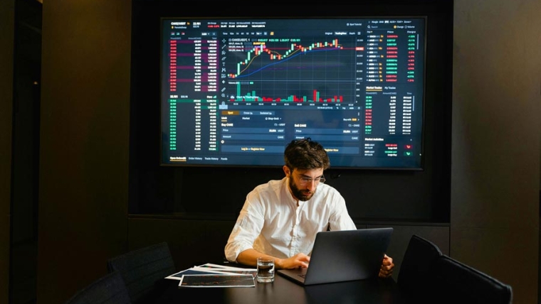 Transforming Your Portfolio – 4 Ways to Maximize Returns with Stock-Secured Loans